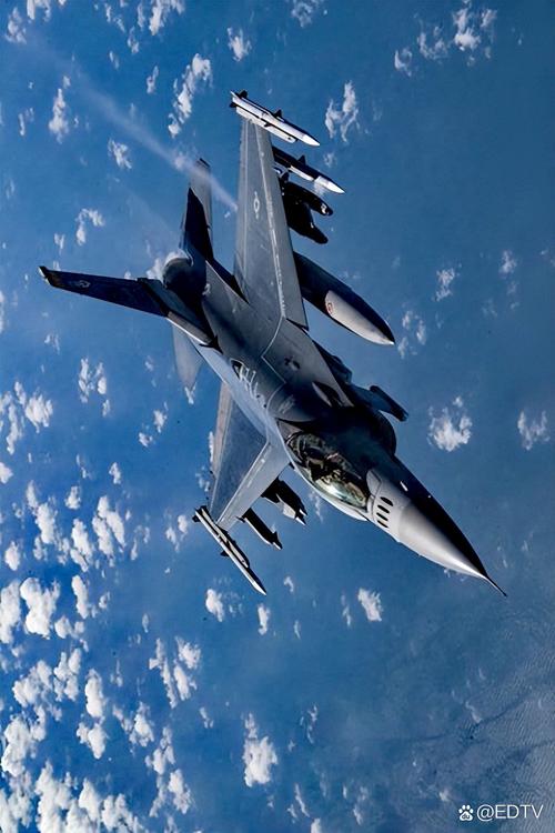 F16钢铁战斗机手游下载_F16钢铁战斗机官网下载_手机安卓苹果app F16钢铁战斗机手游下载_F16钢铁战斗机官网下载_手机安卓苹果app